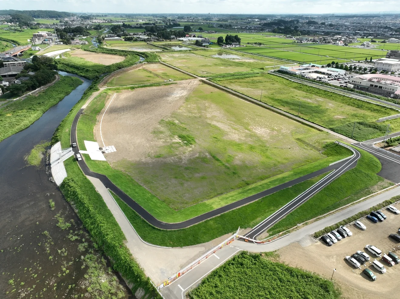 河川沿いの公共インフラ
